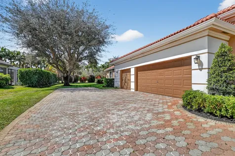 893 Forest Glen Lane Wellington FL 33414
