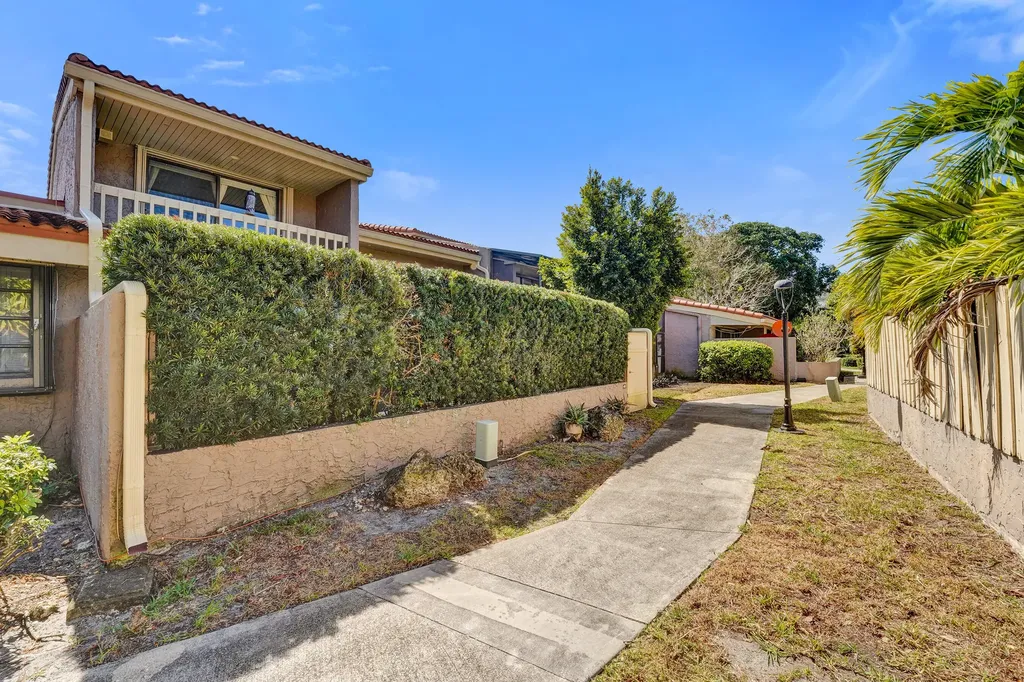403 Dunwoody Lane Hollywood FL 33021