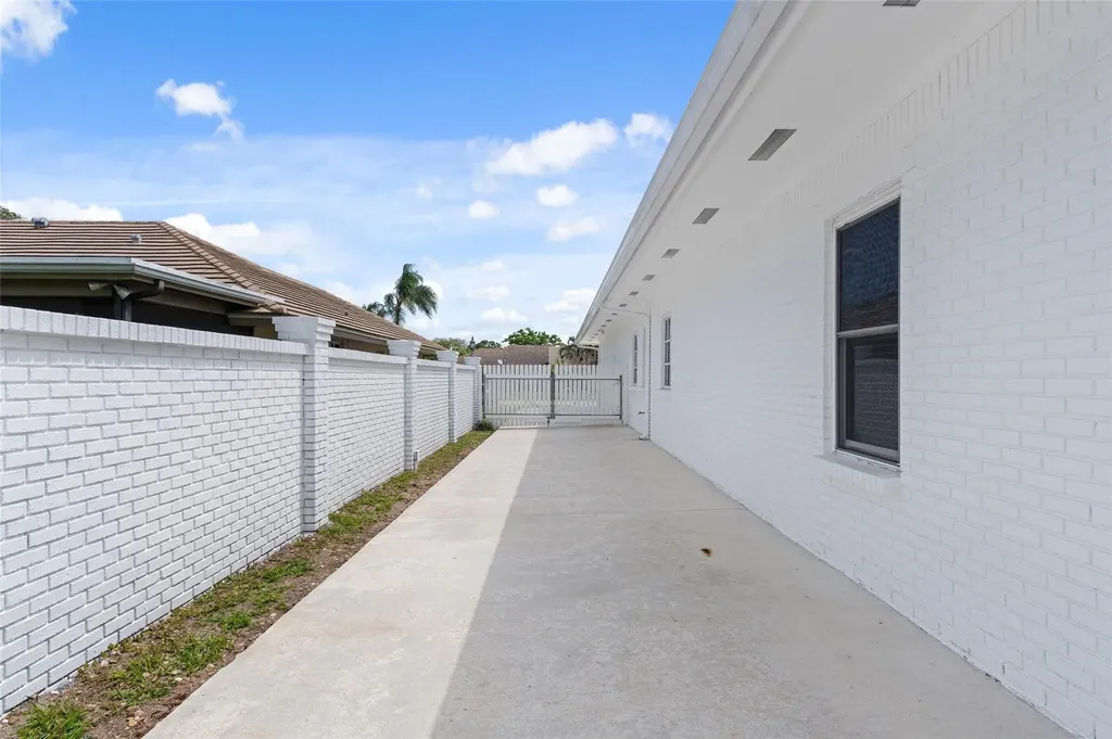 9010 Gardens Glen Circle Palm Beach Gardens FL 33418