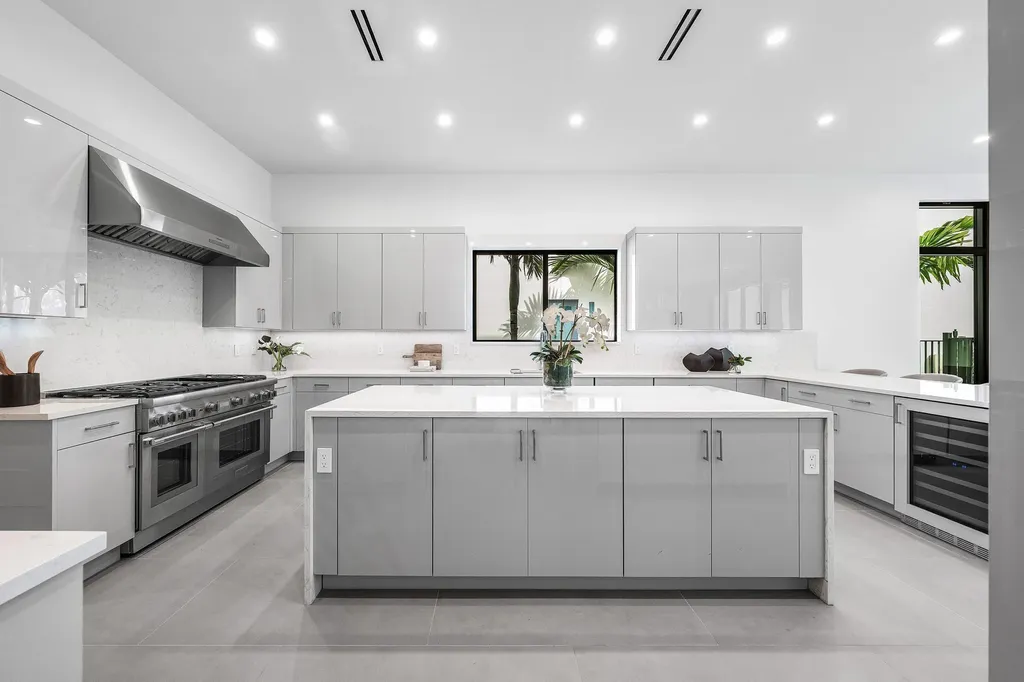 16725 Mosaic Place Delray Beach FL 33446