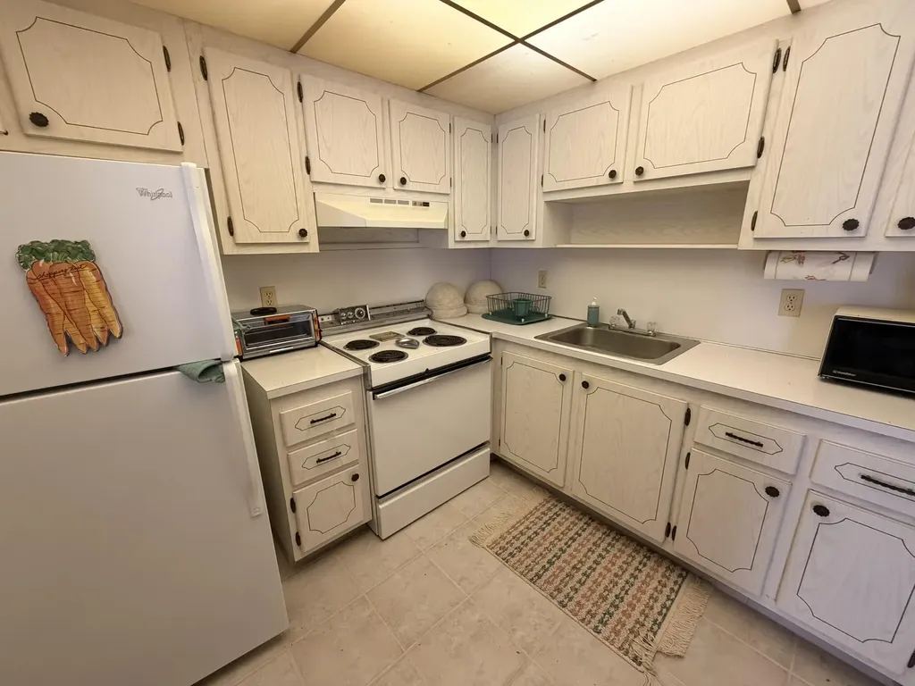 43 Valencia B Delray Beach FL 33446