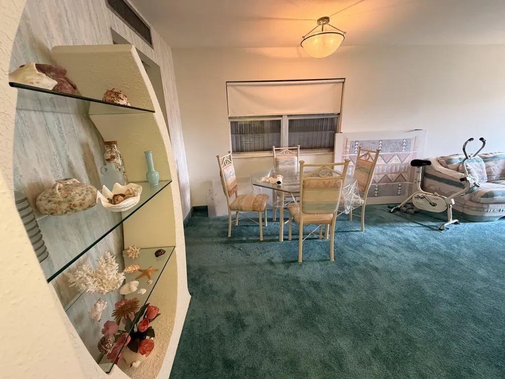 43 Valencia B Delray Beach FL 33446