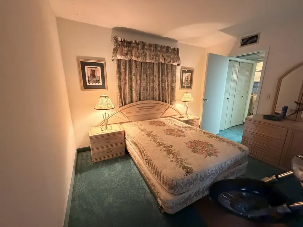 43 Valencia B Delray Beach FL 33446