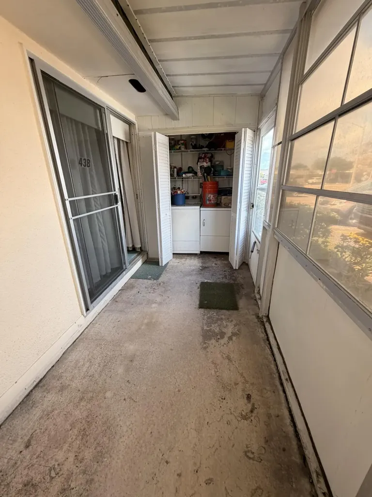 43 Valencia B Delray Beach FL 33446