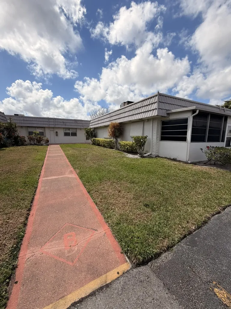 43 Valencia B Delray Beach FL 33446