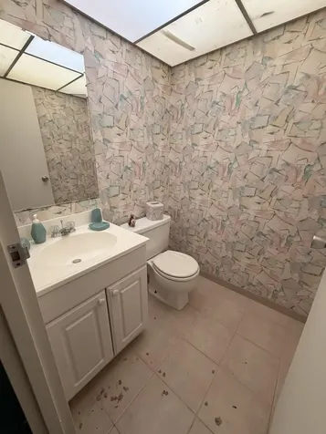 43 Valencia B Delray Beach FL 33446
