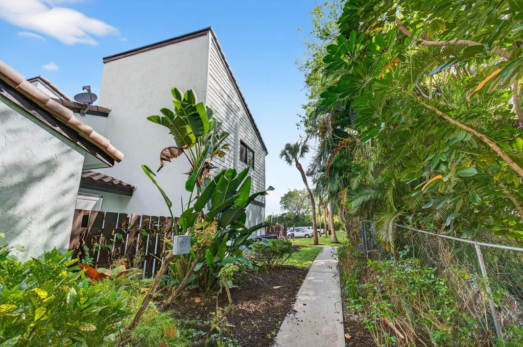 22380 Pineapple Walk Drive Boca Raton FL 33433