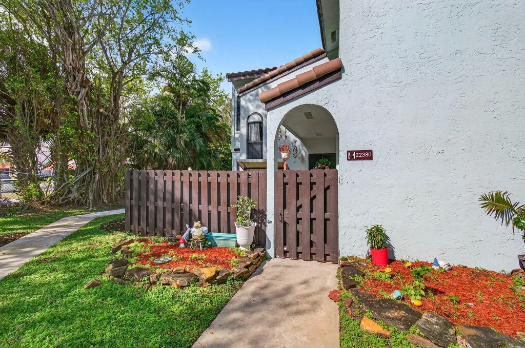 22380 Pineapple Walk Drive Boca Raton FL 33433