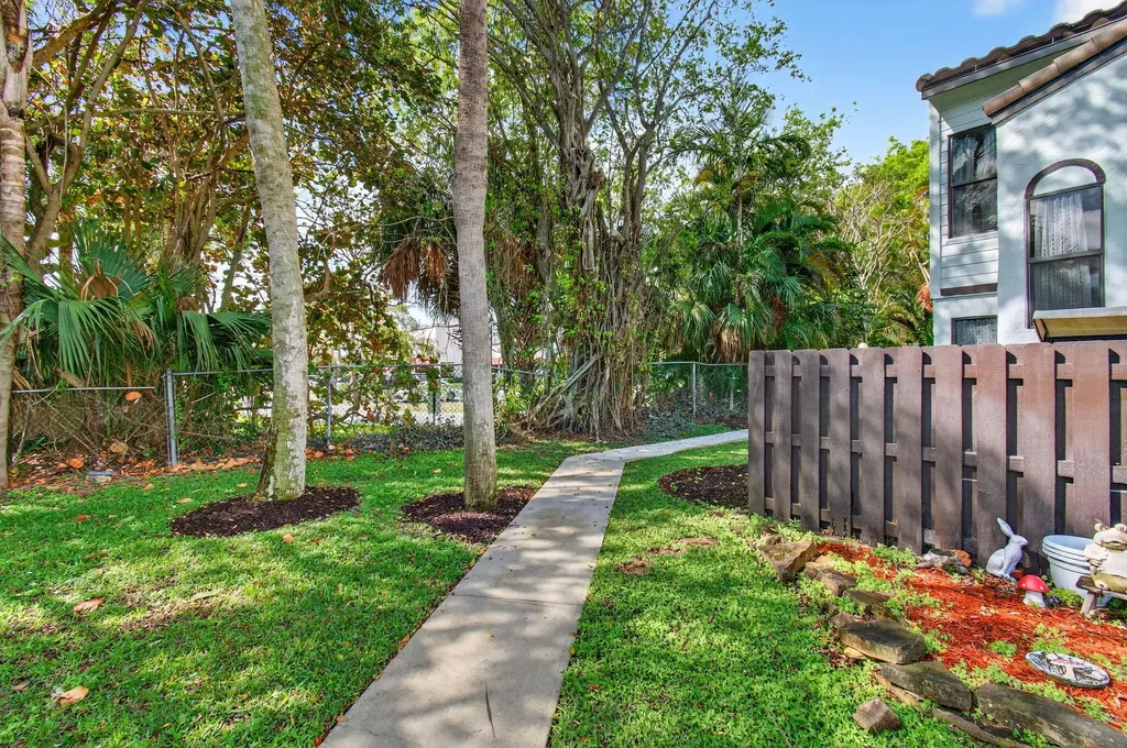 22380 Pineapple Walk Drive Boca Raton FL 33433