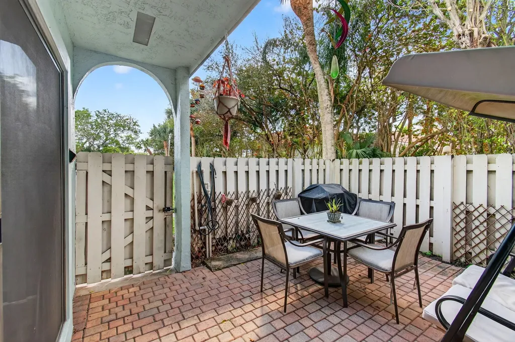 22380 Pineapple Walk Drive Boca Raton FL 33433