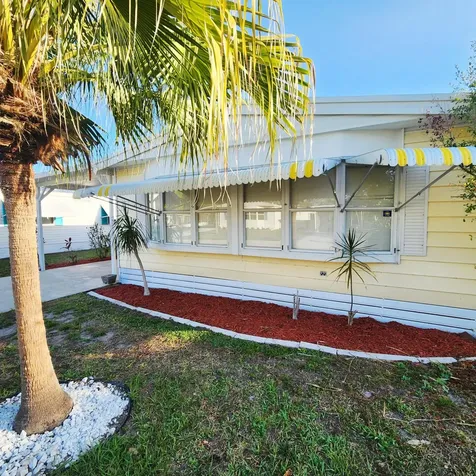 98 Camino Del Rio Port St Lucie FL 34952