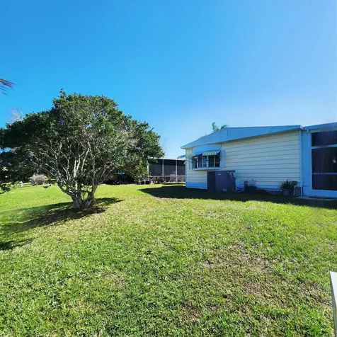 98 Camino Del Rio Port St Lucie FL 34952