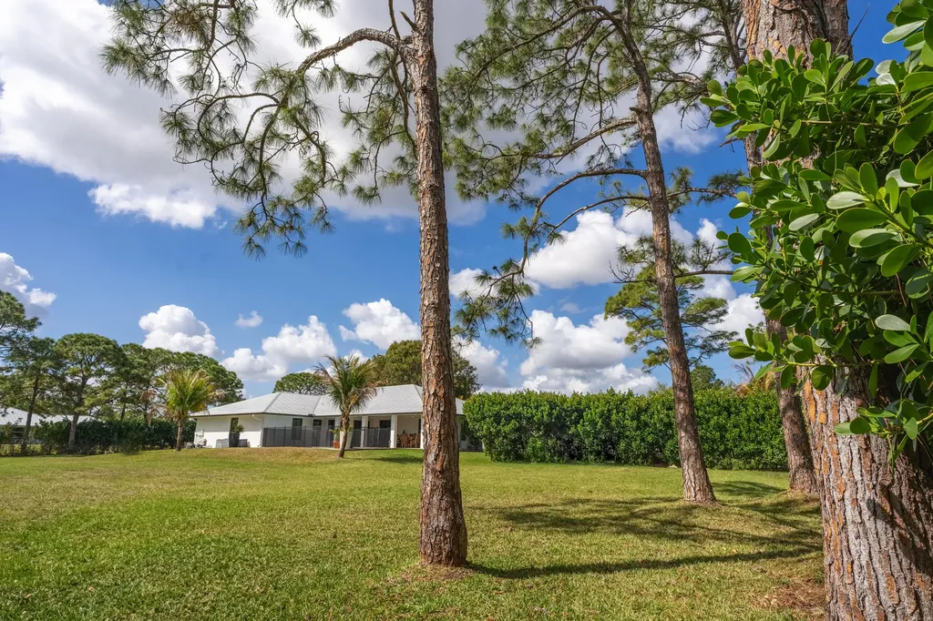 15824 74th Avenue N Palm Beach Gardens FL 33418