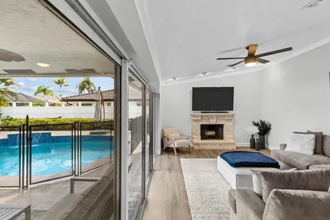 6992 W Calle Del Paz W Boca Raton FL 33433