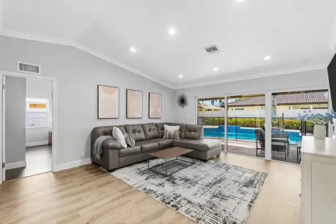 6992 W Calle Del Paz W Boca Raton FL 33433