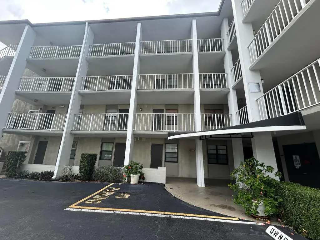 501 SW 11th Place Boca Raton FL 33432