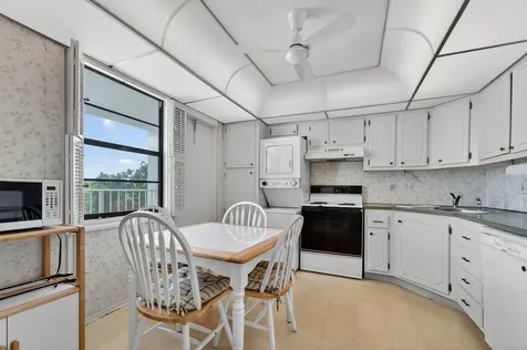 501 SW 11th Place Boca Raton FL 33432