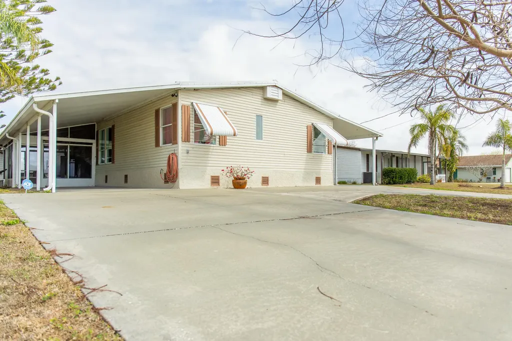 2423 SE 34th Lane Okeechobee FL 34974
