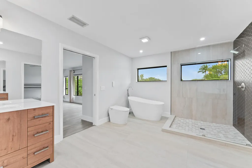 4120 NW 99th Avenue Coral Springs FL 33065