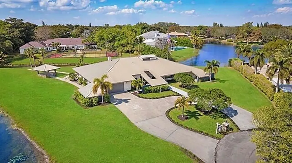 4120 NW 99th Avenue Coral Springs FL 33065