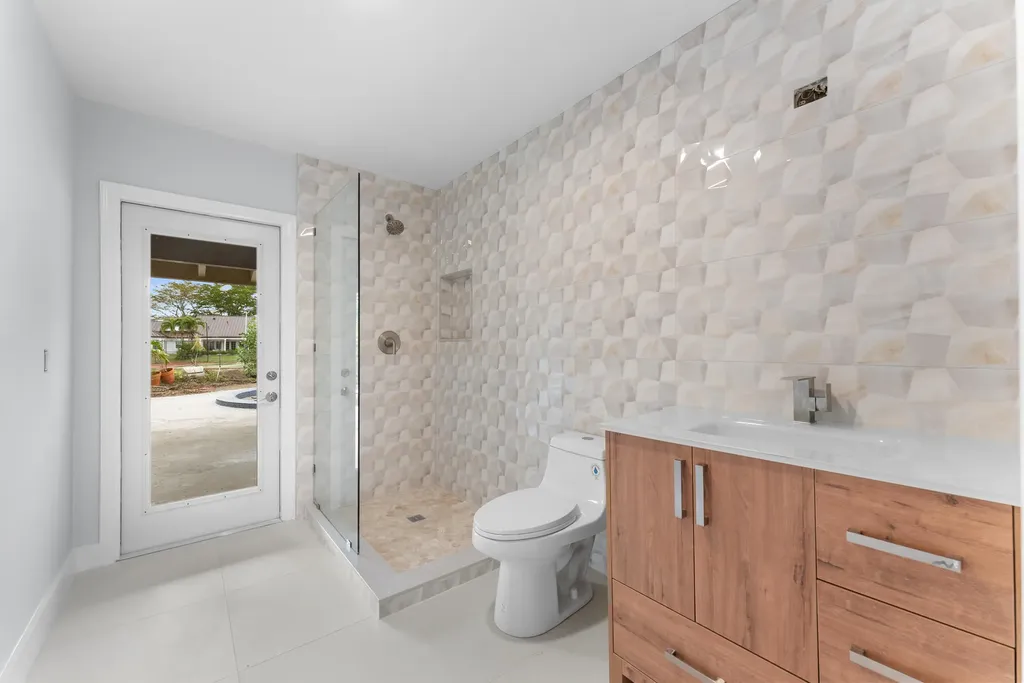 4120 NW 99th Avenue Coral Springs FL 33065