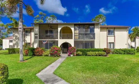 305 Knotty Pine Circle Greenacres FL 33463