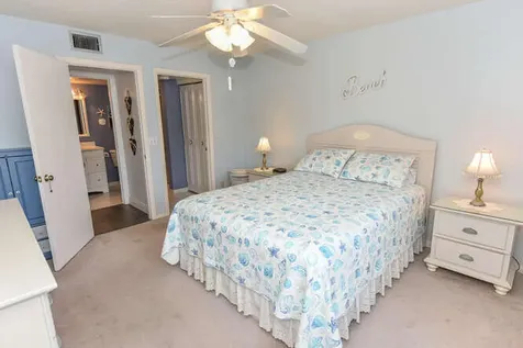 305 Knotty Pine Circle Greenacres FL 33463