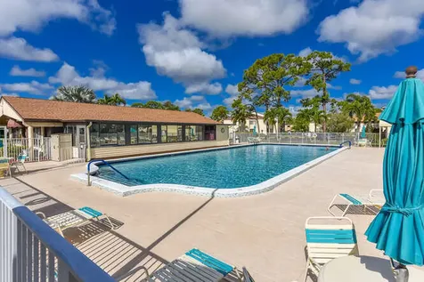 305 Knotty Pine Circle Greenacres FL 33463