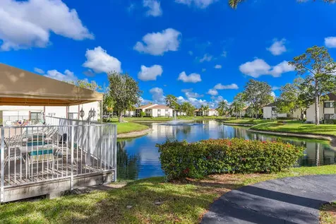305 Knotty Pine Circle Greenacres FL 33463