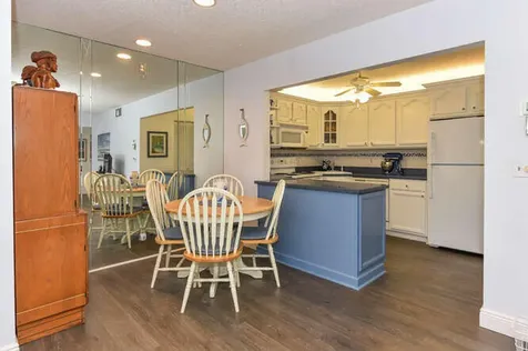 305 Knotty Pine Circle Greenacres FL 33463