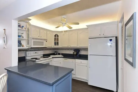 305 Knotty Pine Circle Greenacres FL 33463