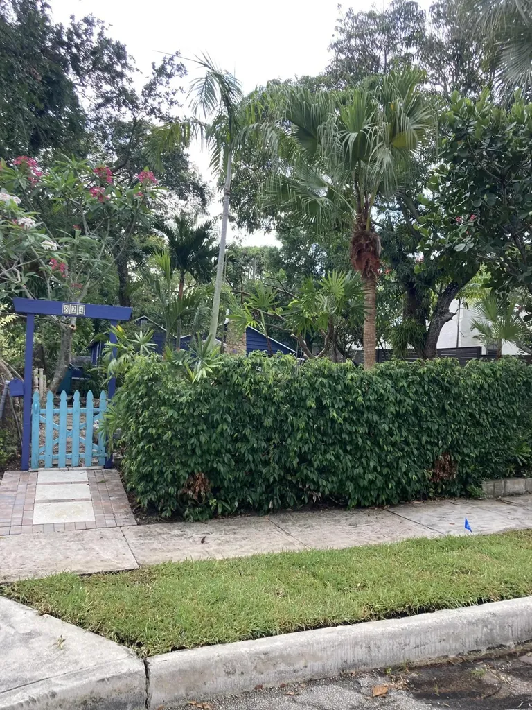 824 35th Street West Palm Beach FL 33407
