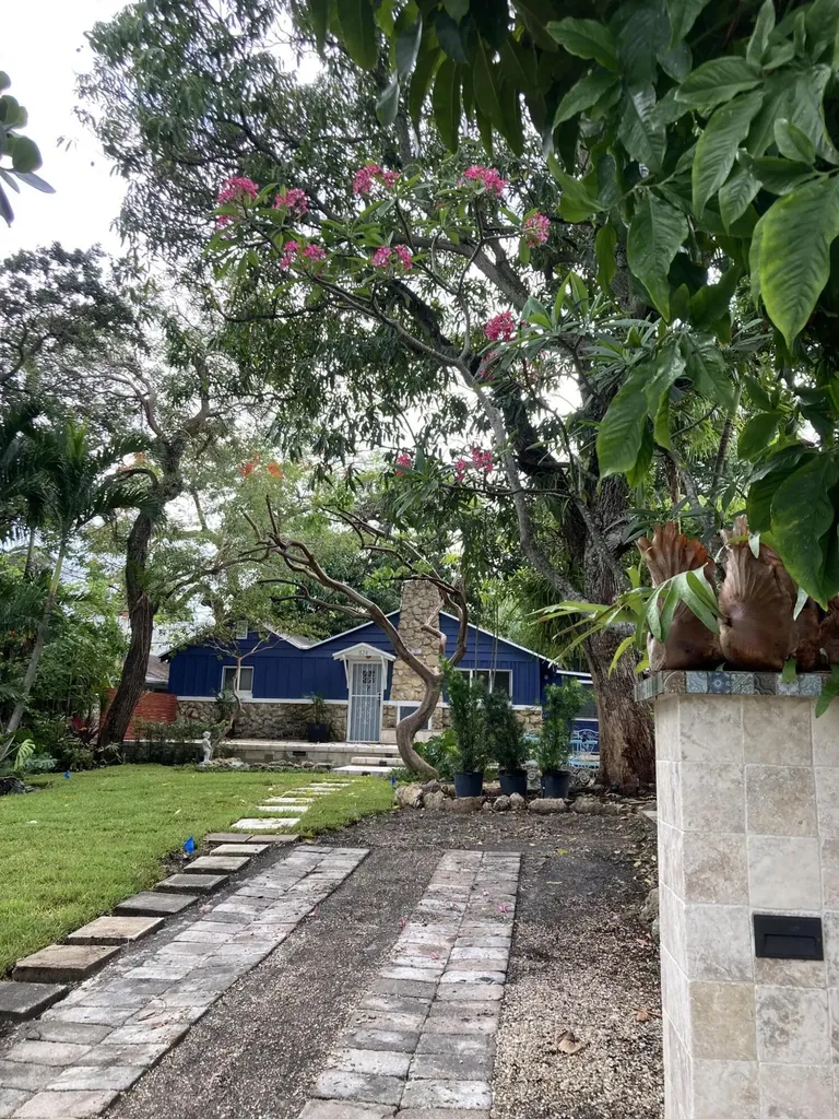 824 35th Street West Palm Beach FL 33407