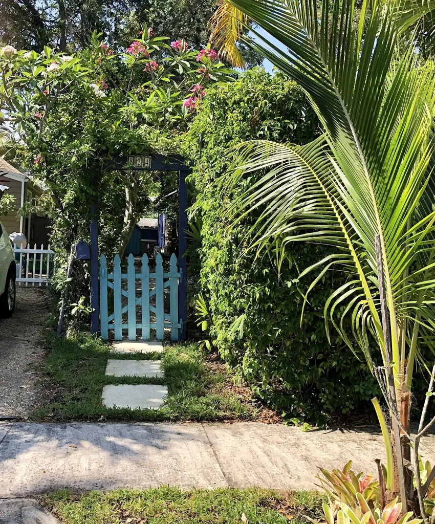 824 35th Street West Palm Beach FL 33407