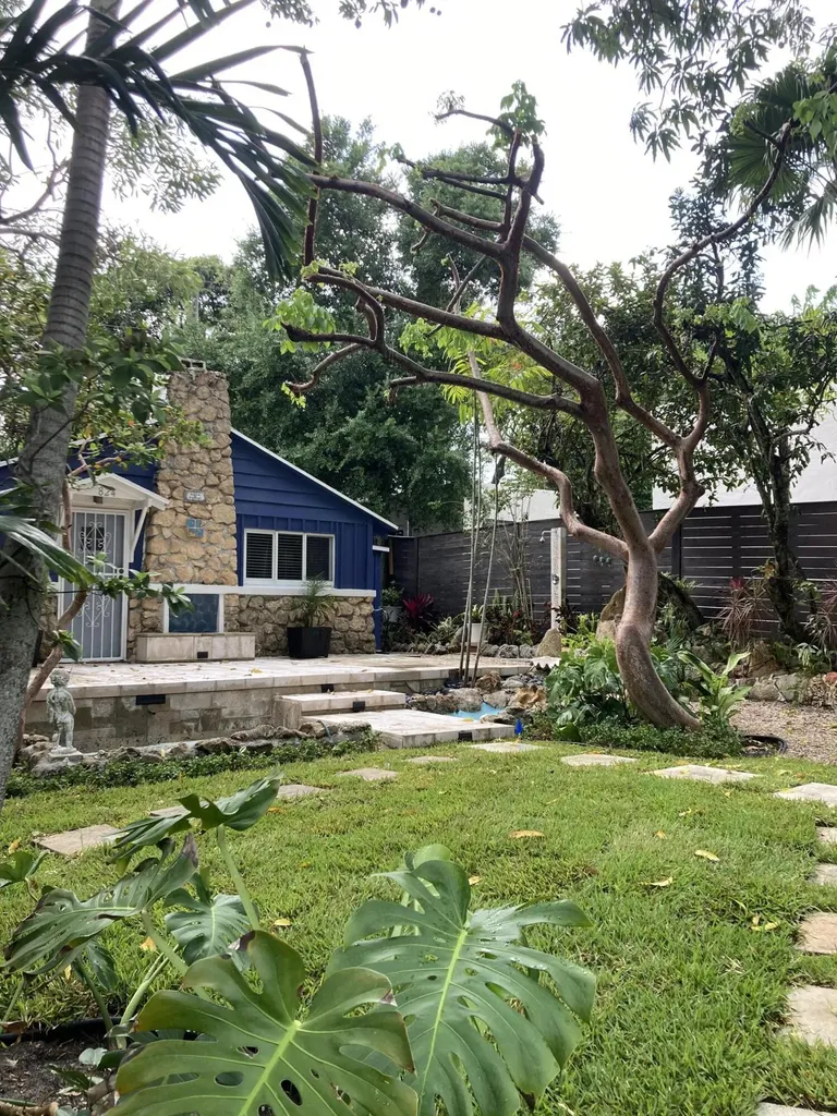 824 35th Street West Palm Beach FL 33407