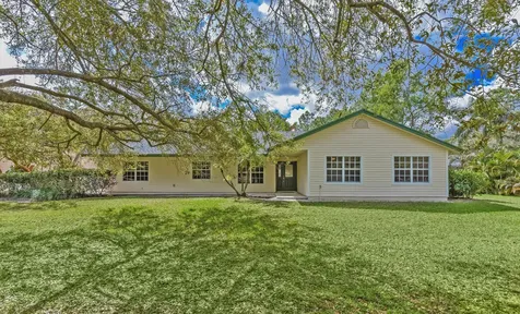 16244 E Downers Drive Loxahatchee FL 33470