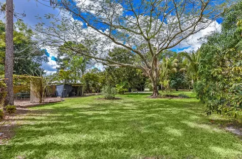 16244 E Downers Drive Loxahatchee FL 33470