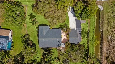 16244 E Downers Drive Loxahatchee FL 33470