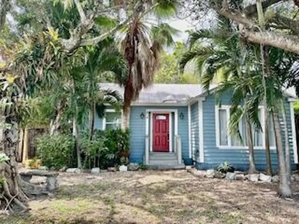304 SE 3rd Avenue Delray Beach FL 33483