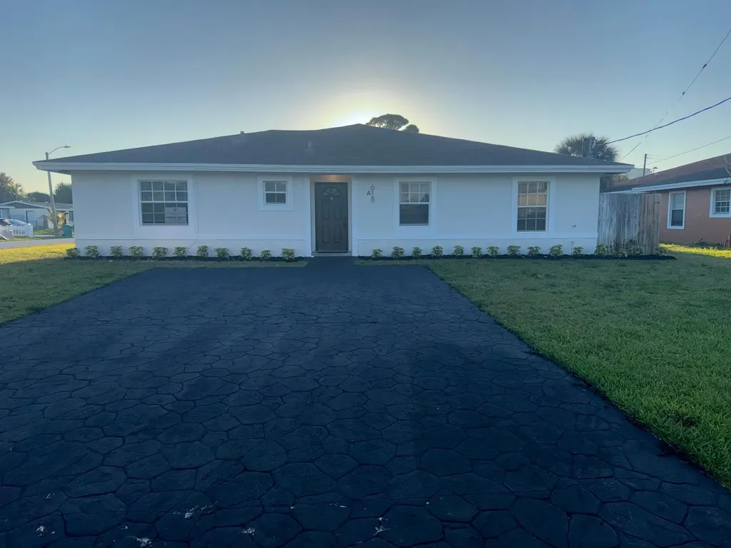 618 NE 1st Street Boynton Beach FL 33435