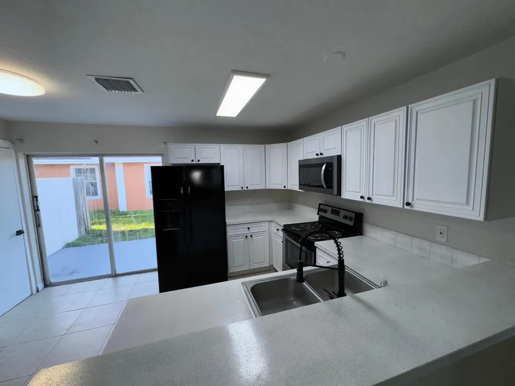 618 NE 1st Street Boynton Beach FL 33435