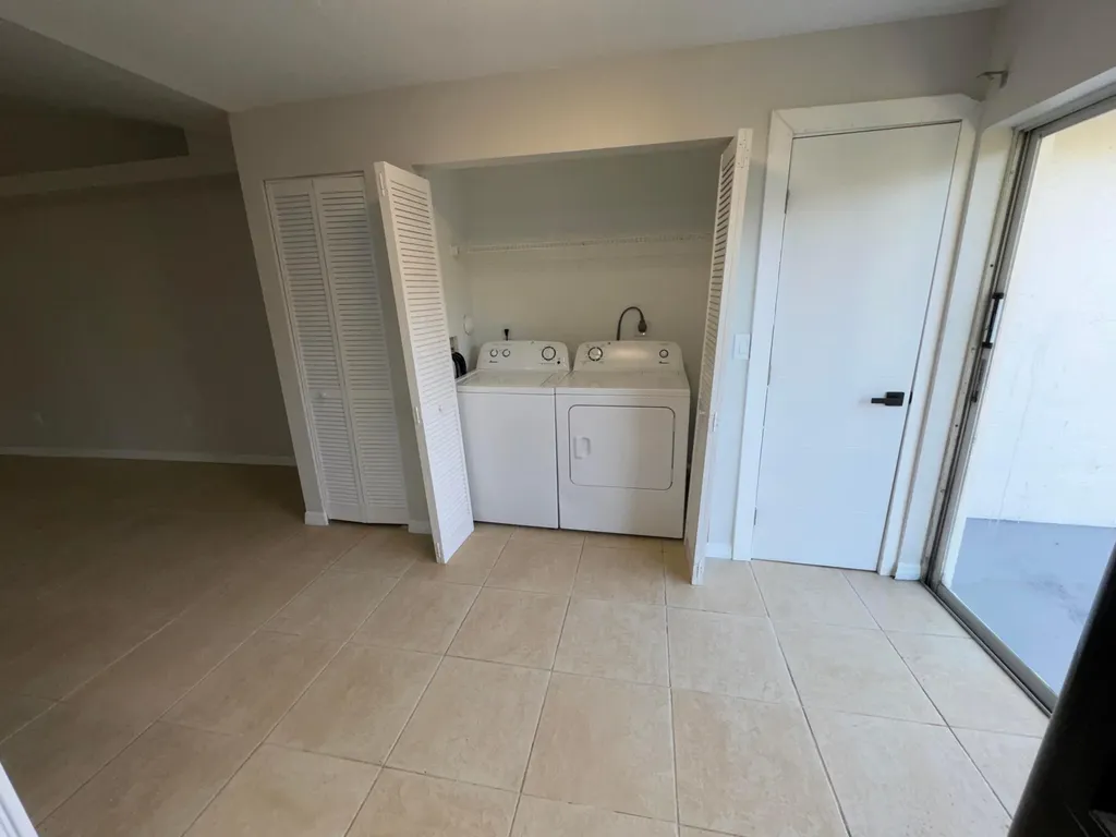 618 NE 1st Street Boynton Beach FL 33435