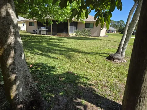 390 Main Street Sebastian FL 32958