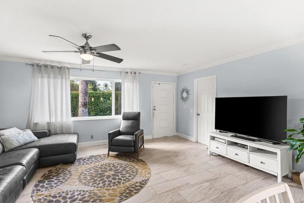 149 SE 27th Place Boynton Beach FL 33435