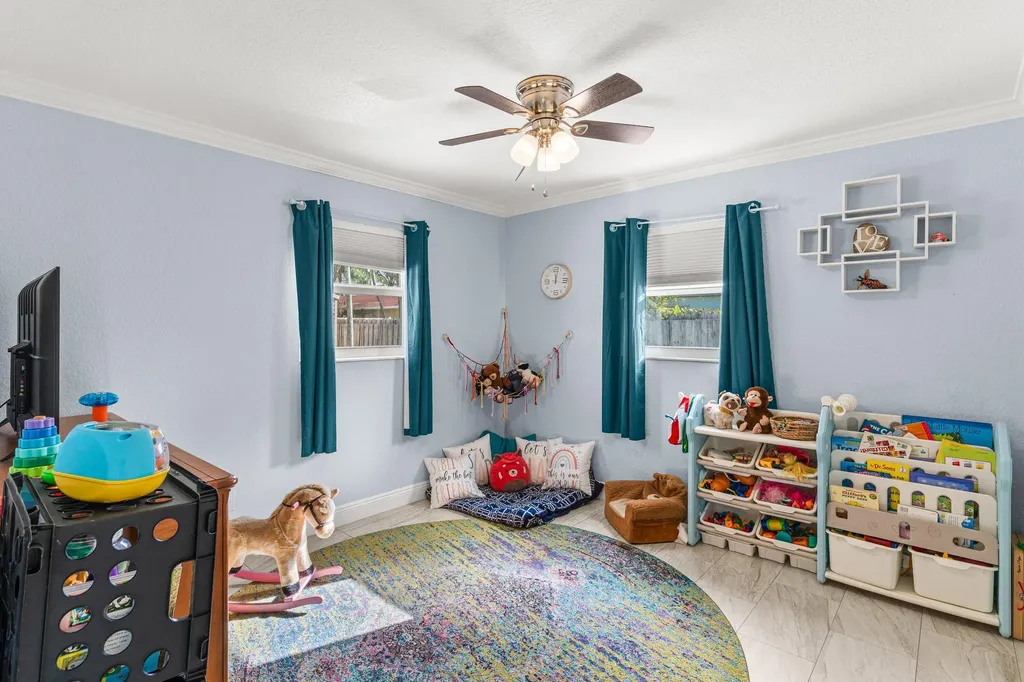 149 SE 27th Place Boynton Beach FL 33435