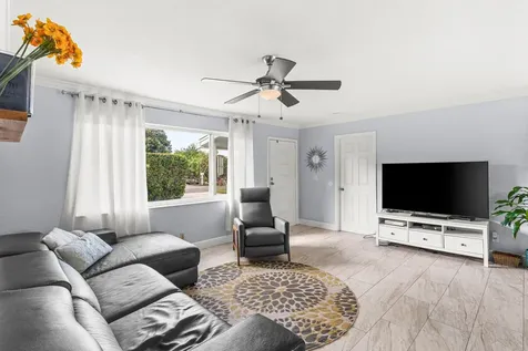 149 SE 27th Place Boynton Beach FL 33435