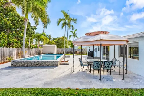149 SE 27th Place Boynton Beach FL 33435