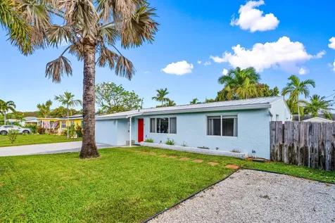 149 SE 27th Place Boynton Beach FL 33435
