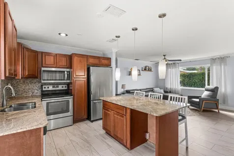 149 SE 27th Place Boynton Beach FL 33435