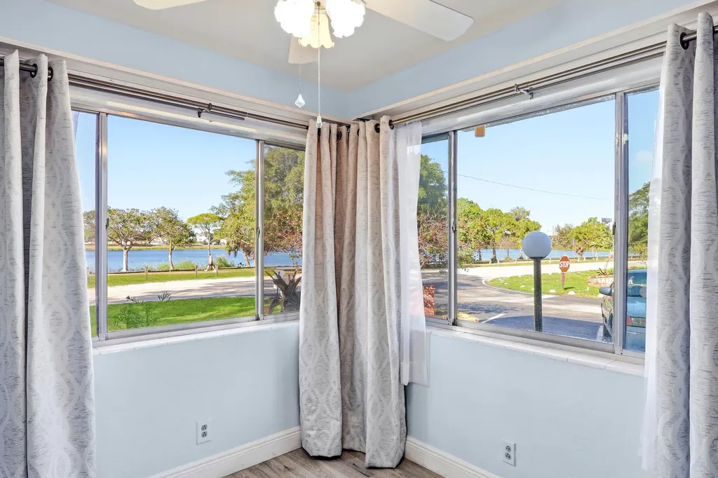 2004 Lake Osborne Drive Lake Worth Beach FL 33461